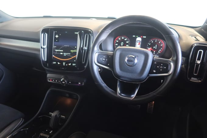 2025 Volvo Xc40