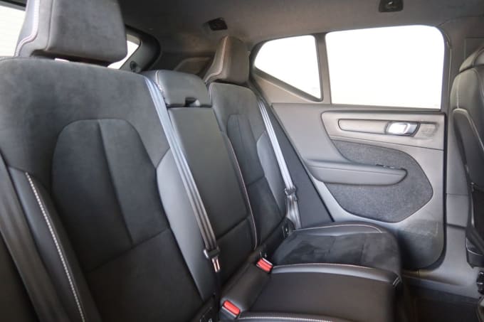 2025 Volvo Xc40