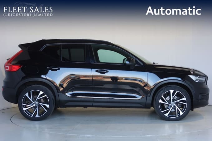 2025 Volvo Xc40