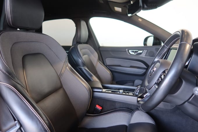 2025 Volvo Xc60