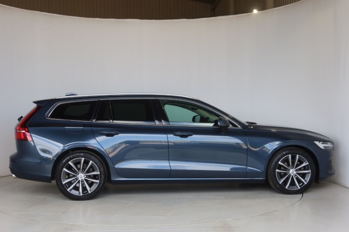 2025 Volvo V60
