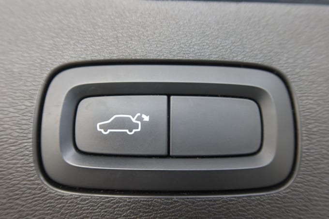 2025 Volvo V60