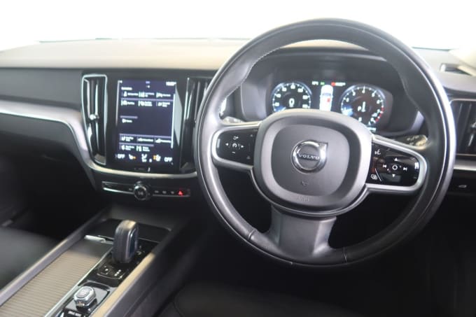 2025 Volvo V60