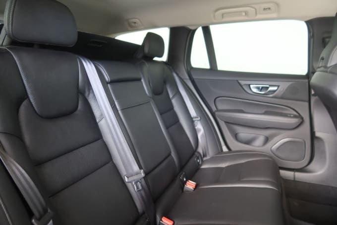 2025 Volvo V60