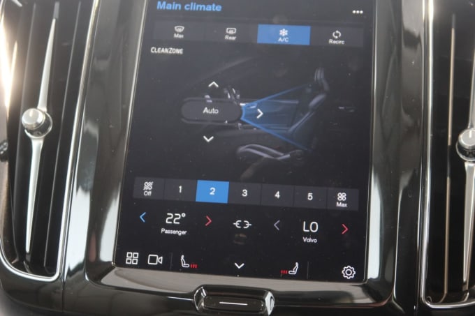 2025 Volvo Xc60