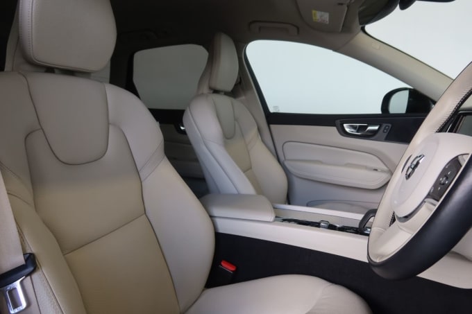 2025 Volvo Xc60