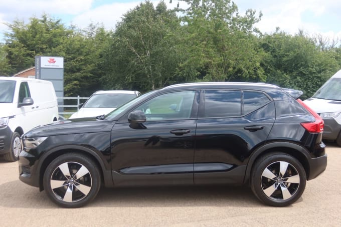 2025 Volvo Xc40