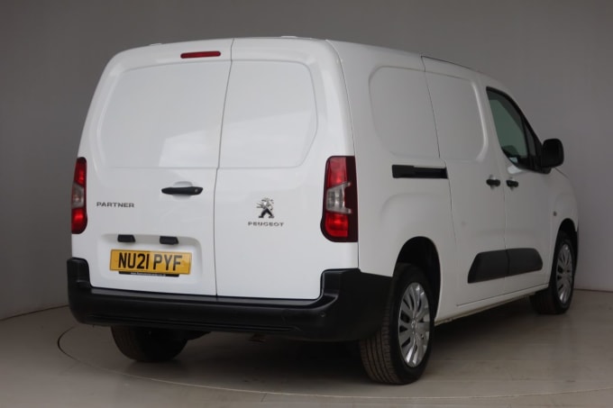 2025 Peugeot Partner
