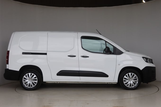 2025 Peugeot Partner