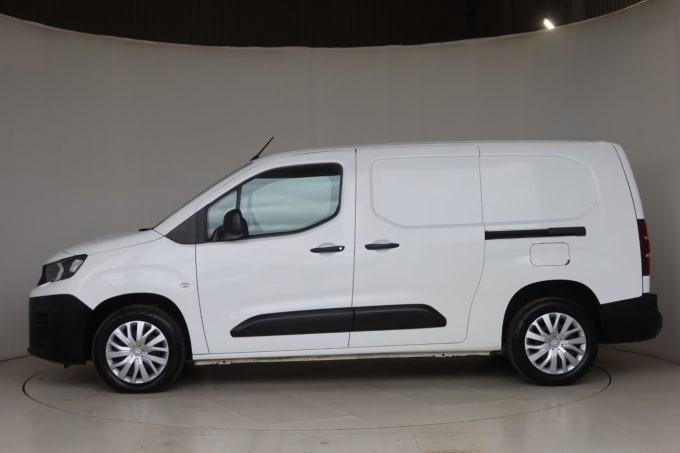 2025 Peugeot Partner