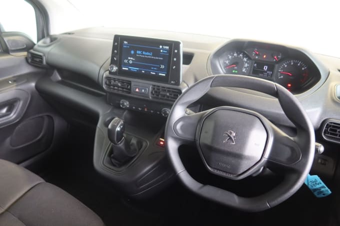 2025 Peugeot Partner