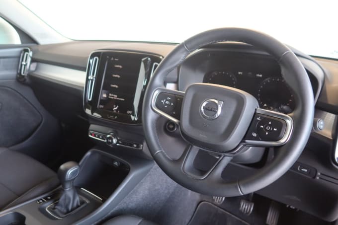 2025 Volvo Xc40