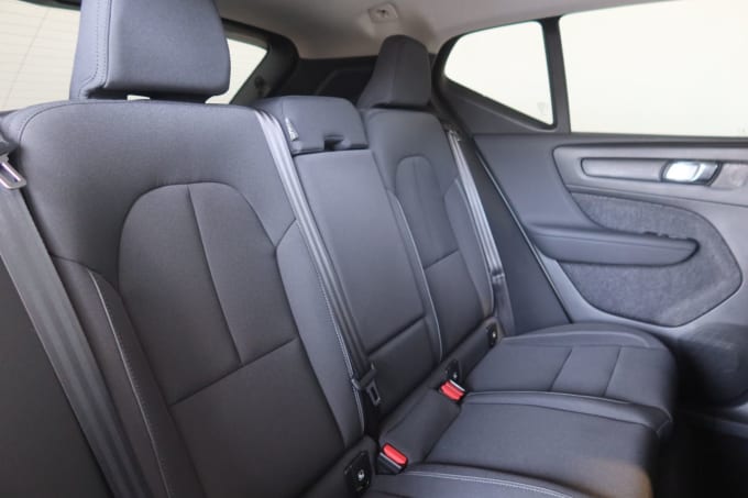 2025 Volvo Xc40