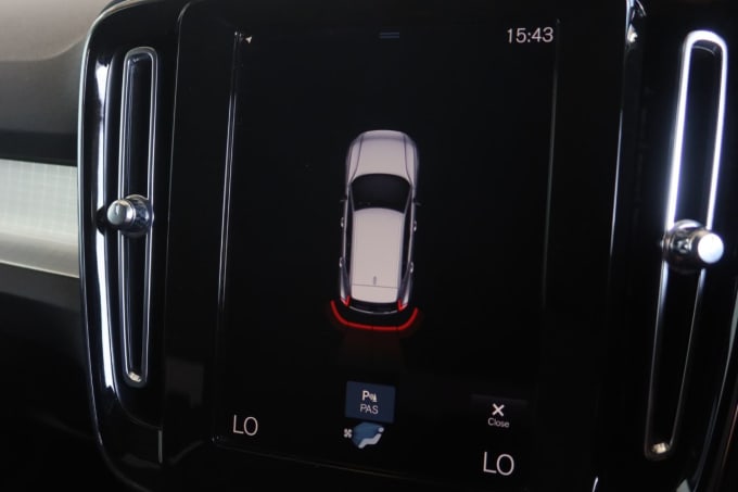 2025 Volvo Xc40