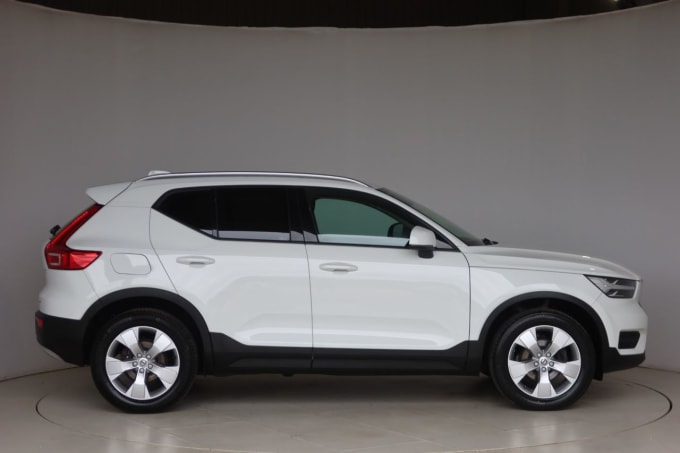 2025 Volvo Xc40