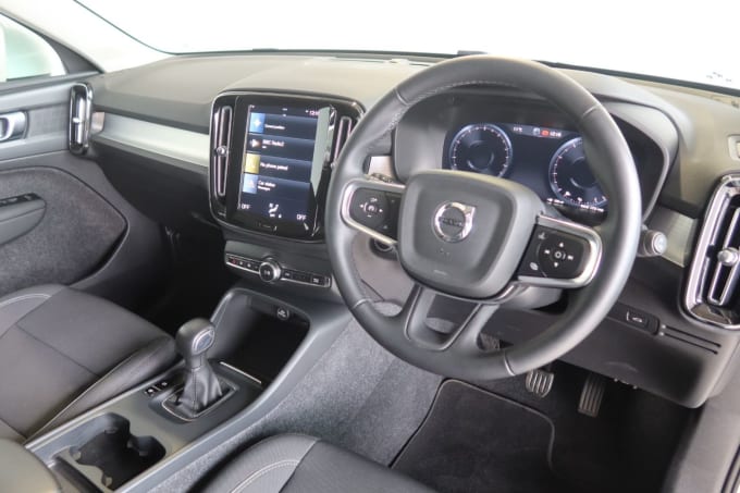 2025 Volvo Xc40