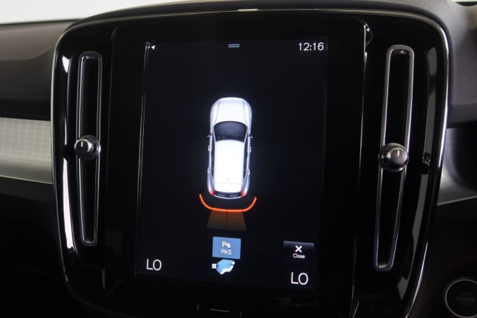 2025 Volvo Xc40