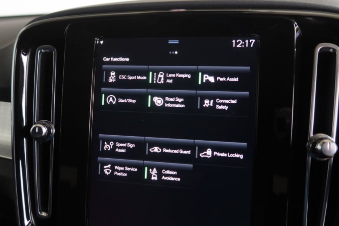 2025 Volvo Xc40