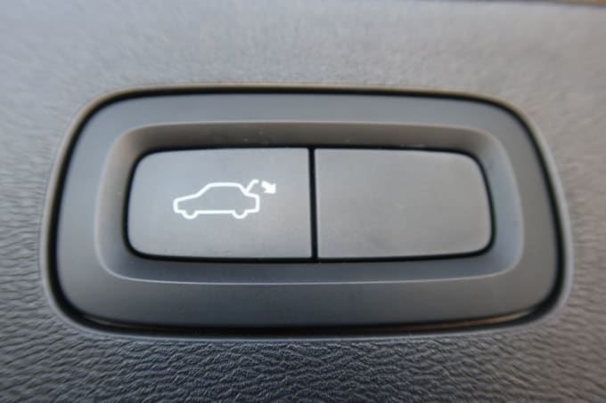 2025 Volvo V60