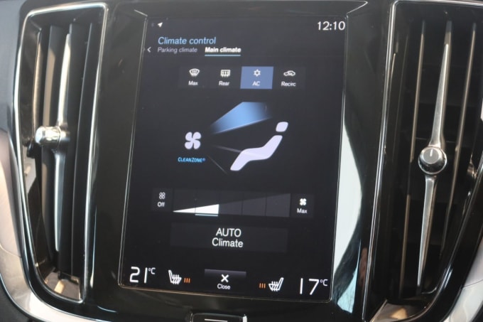 2025 Volvo V60
