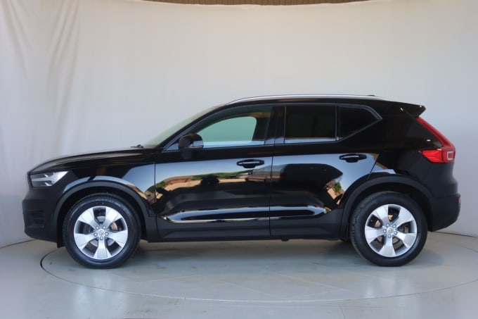 2025 Volvo Xc40