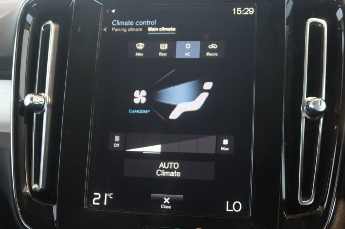2025 Volvo Xc40
