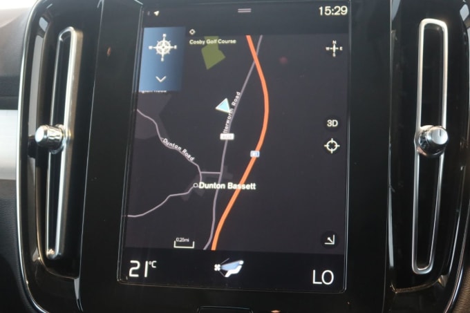 2025 Volvo Xc40