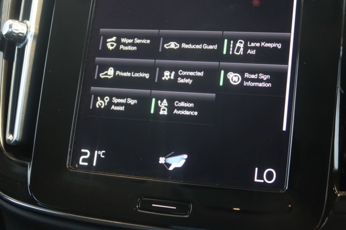 2025 Volvo Xc40