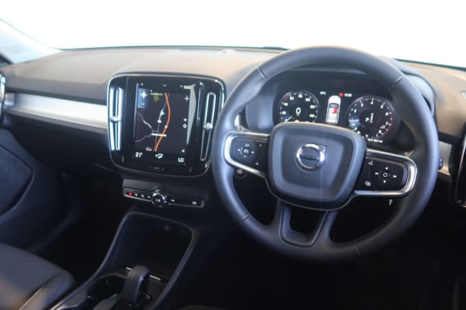 2025 Volvo Xc40