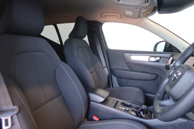2025 Volvo Xc40