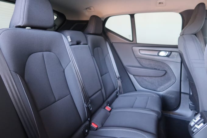 2025 Volvo Xc40