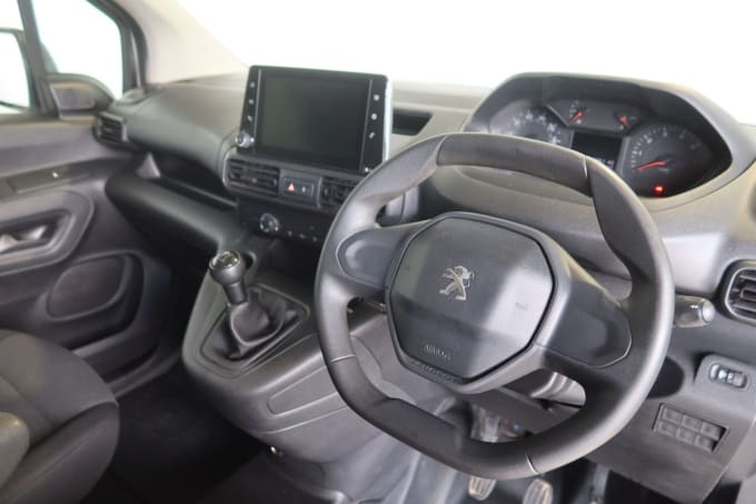 2025 Peugeot Partner