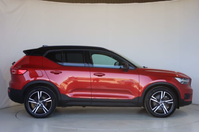 2025 Volvo Xc40