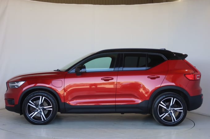 2025 Volvo Xc40
