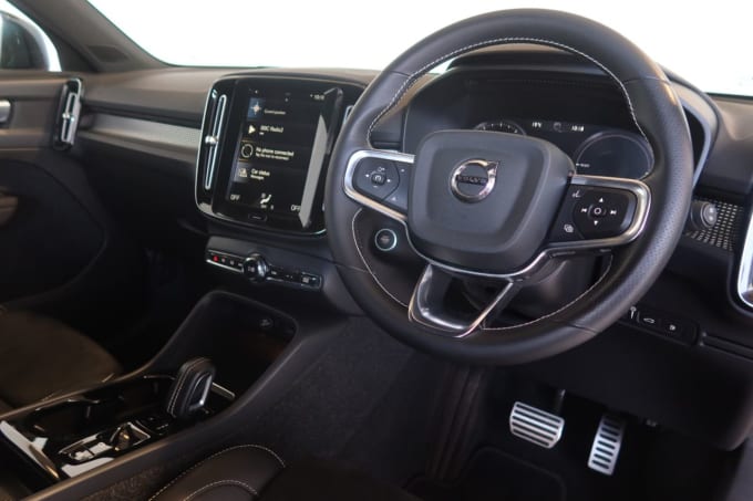 2025 Volvo Xc40
