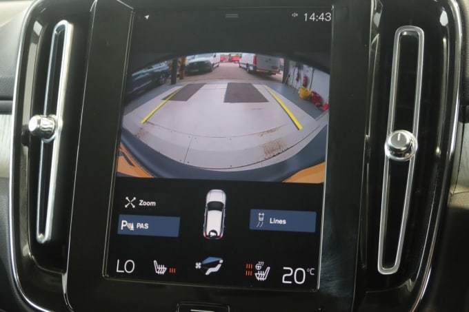 2025 Volvo Xc40