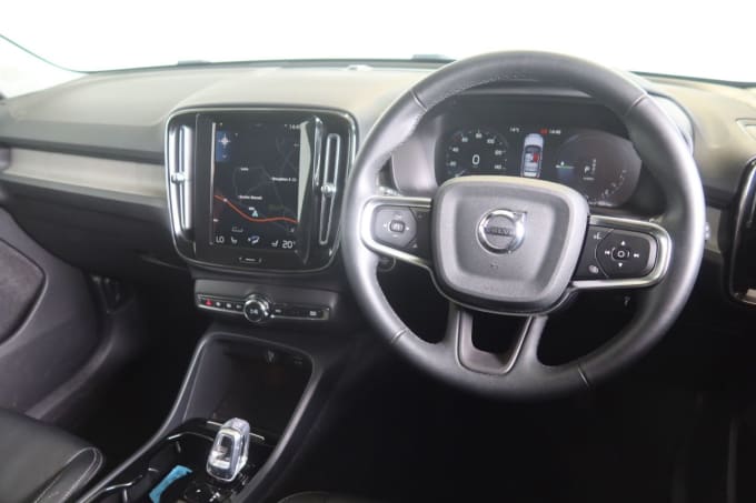 2025 Volvo Xc40