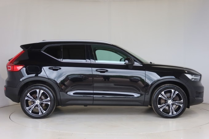 2025 Volvo Xc40