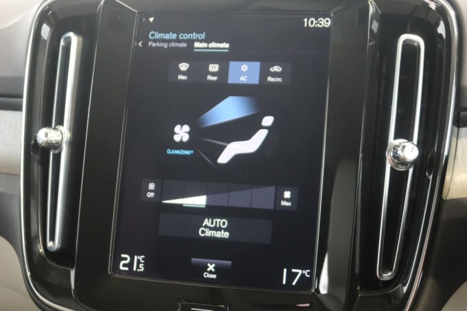 2025 Volvo Xc40