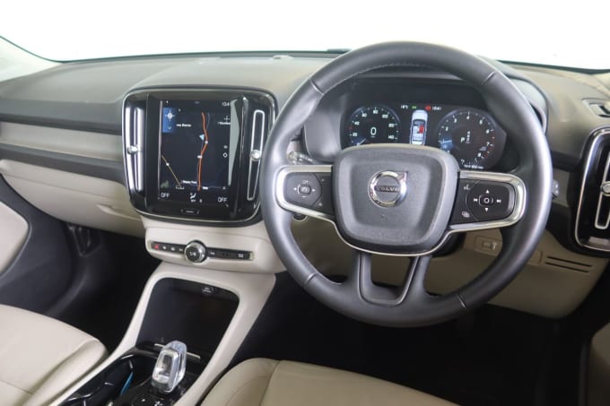 2025 Volvo Xc40