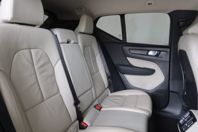 2025 Volvo Xc40
