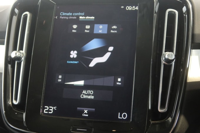 2025 Volvo Xc40