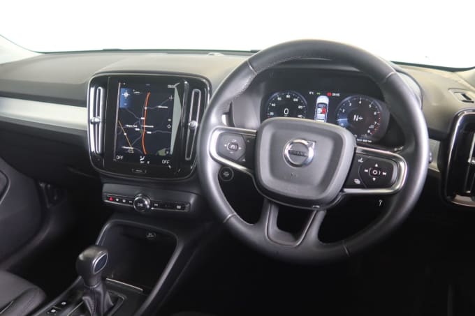 2025 Volvo Xc40