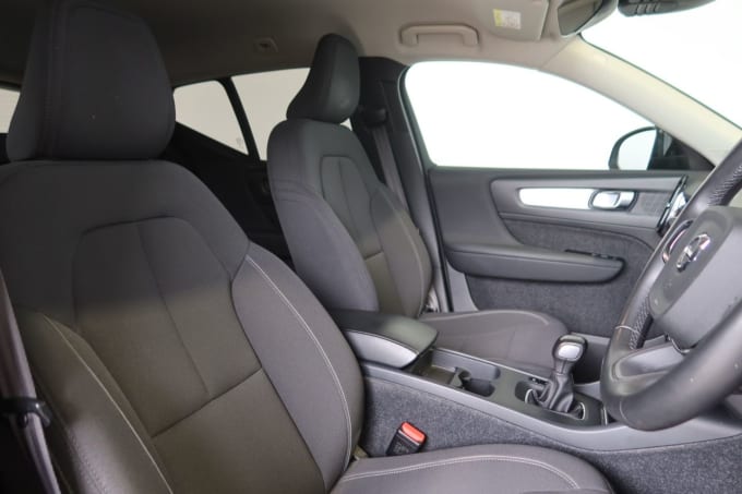 2025 Volvo Xc40