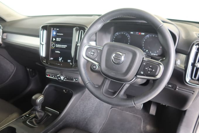 2025 Volvo Xc40