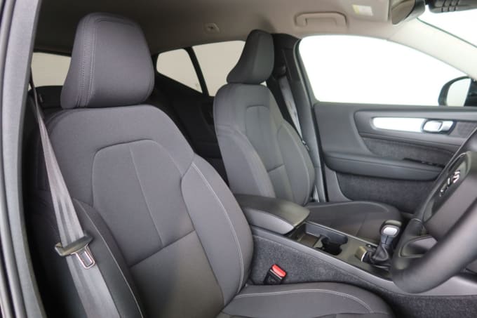 2025 Volvo Xc40