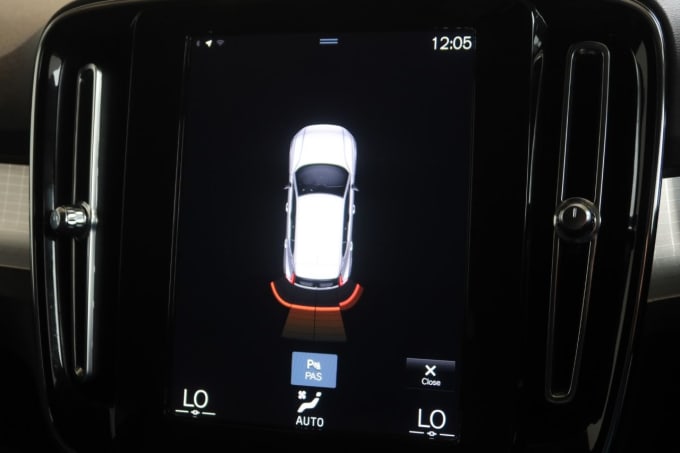 2025 Volvo Xc40
