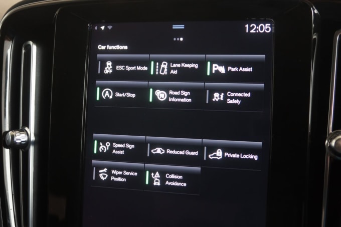 2025 Volvo Xc40