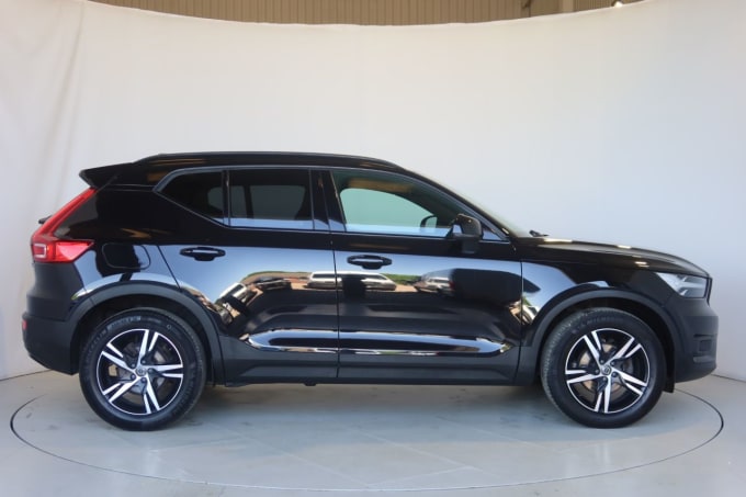 2025 Volvo Xc40