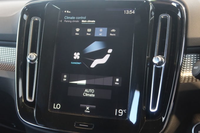 2025 Volvo Xc40